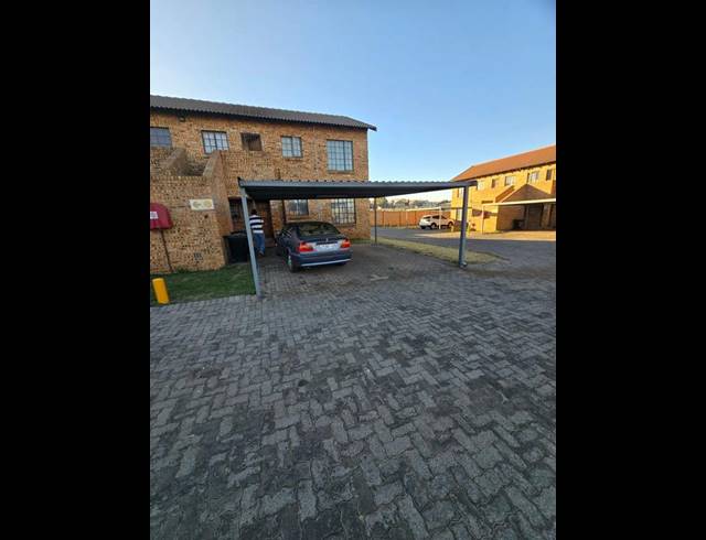 2 BEDROOM TOWNHOUSE FOR SALE IN KOOKRUS